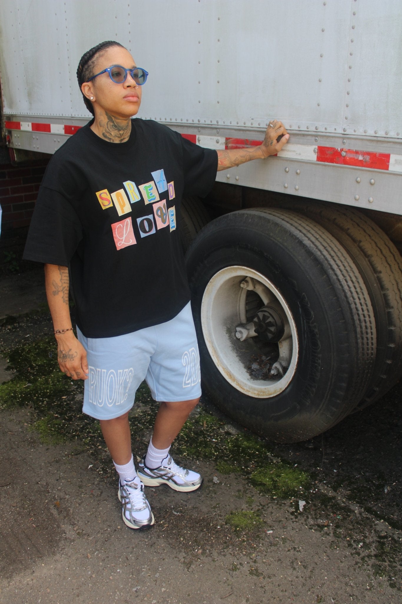 SPREAD LOVE BOXY TEE - BLACK - RUOK2DAY APPAREL